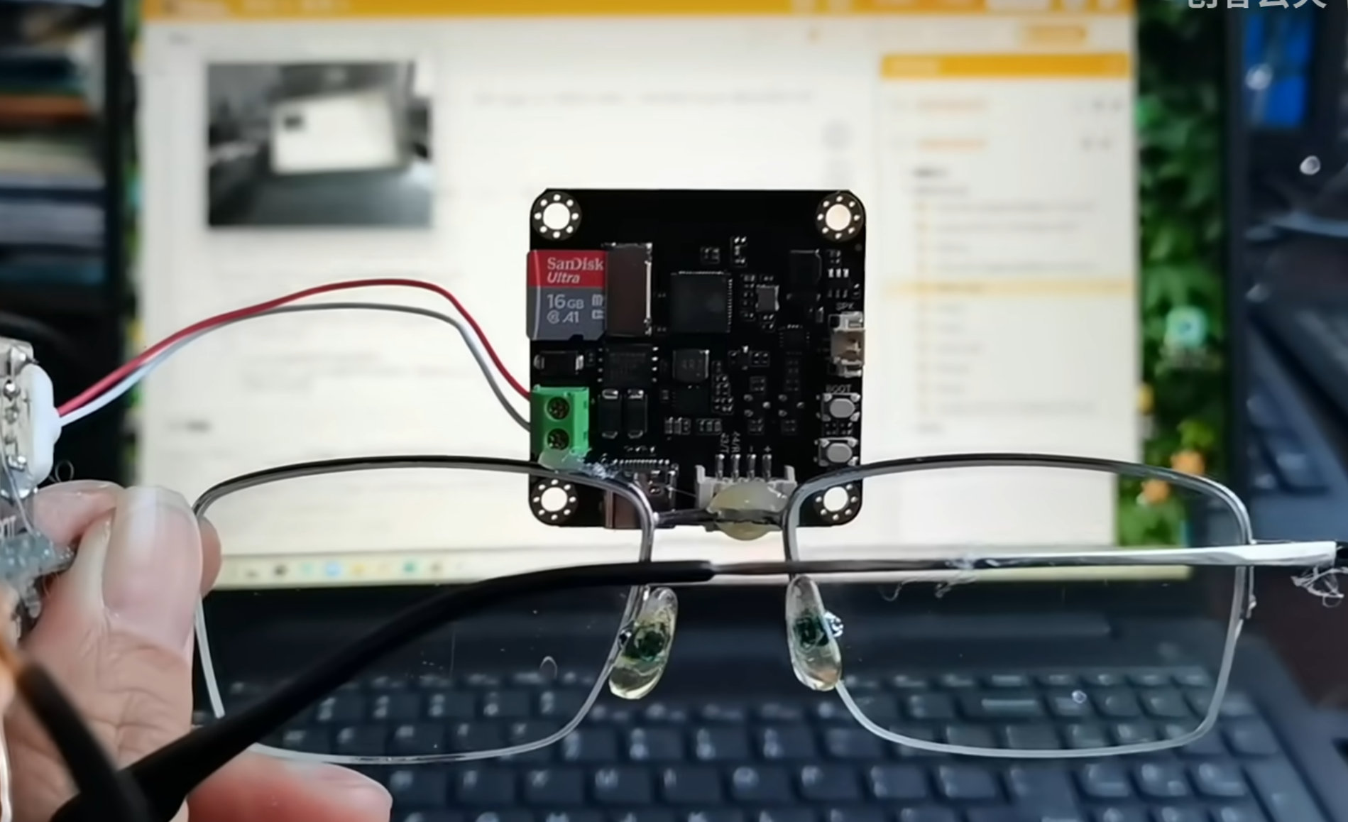 AI盲人复眼——结合DeepSeek多模态模型的实时环境理解装置